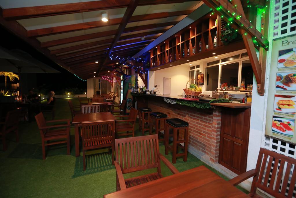 Refresh Hotel Hikkaduwa Phòng bức ảnh