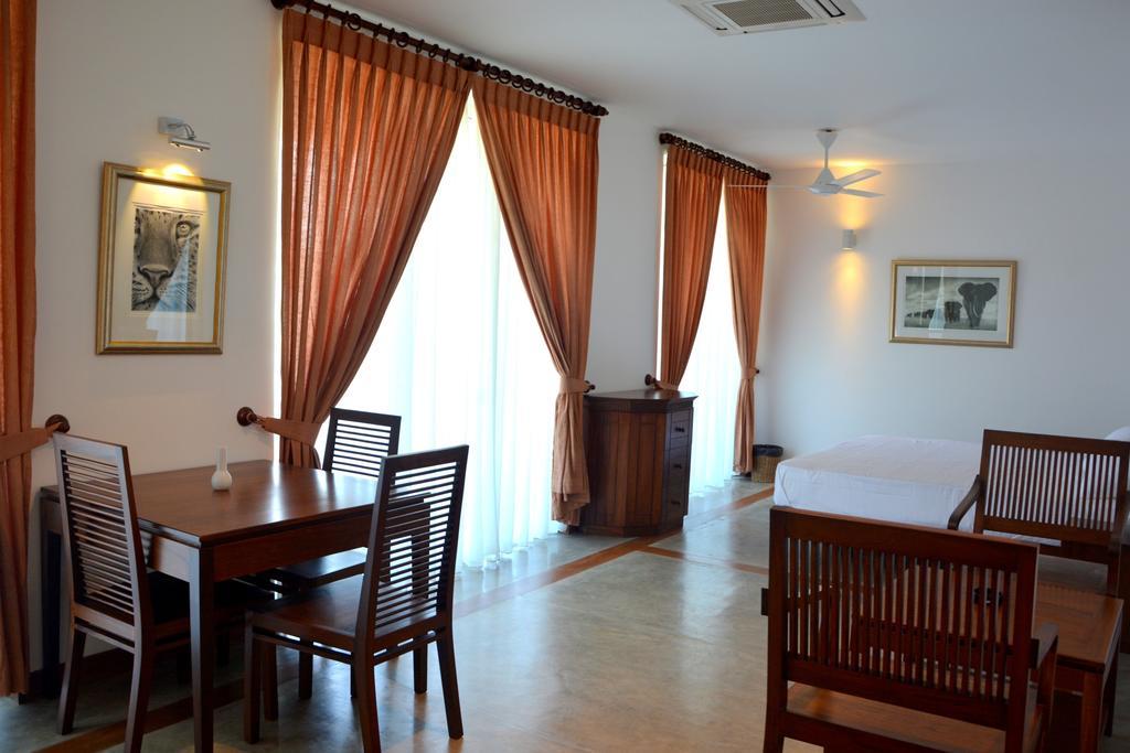 Refresh Hotel Hikkaduwa Phòng bức ảnh